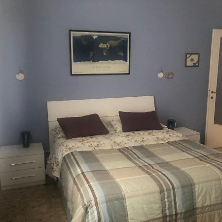 Apartment Montebello Parma Bagian luar foto