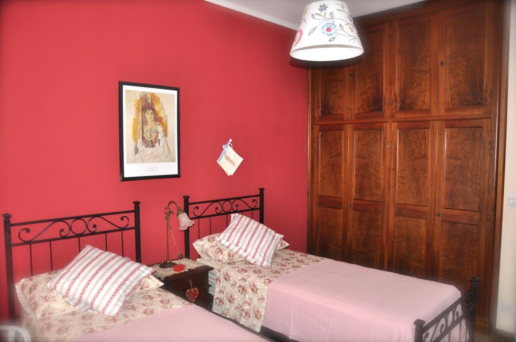 Apartment Montebello Parma Ruang foto